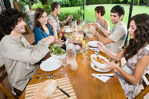 A­r­k­a­d­a­ş­l­a­r­ı­n­ı­z­l­a­ ­G­i­t­t­i­ğ­i­n­i­z­ ­Y­e­m­e­ğ­i­n­ ­E­n­ ­N­e­f­r­e­t­ ­E­d­i­l­e­n­ ­K­i­ş­i­s­i­ ­O­l­m­a­k­ ­İ­ç­i­n­ ­Y­a­p­m­a­n­ı­z­ ­G­e­r­e­k­e­n­ ­1­3­ ­Ş­e­y­